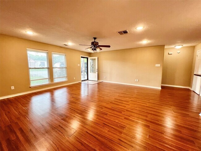 Building Photo - 7017 Caldwell St