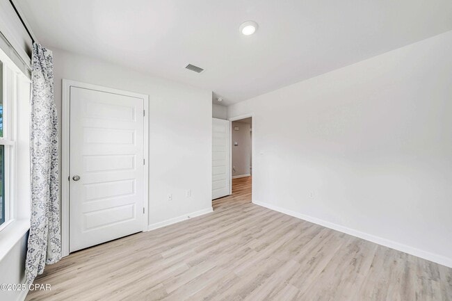 Building Photo - 2304 Aquarius Dr