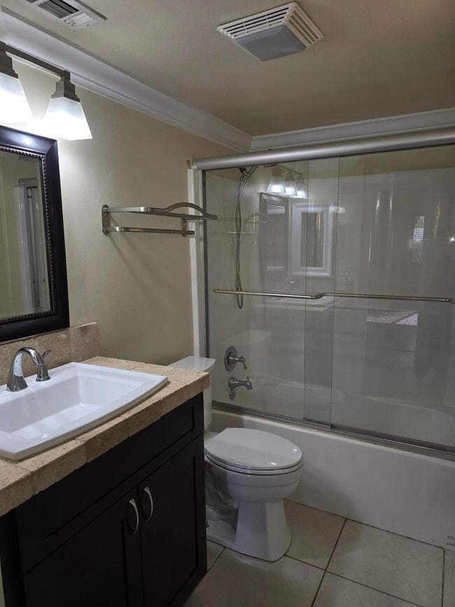 Building Photo - 12661 Westhampton Cir