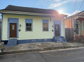 Building Photo - 527 Spain St