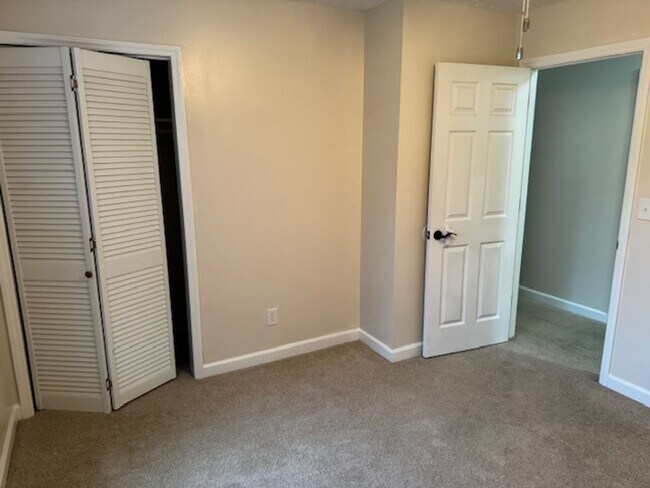 Building Photo - 200 Snead Rd