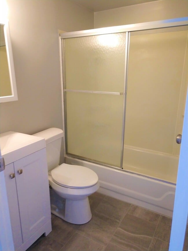 Building Photo - 70 S 15th St