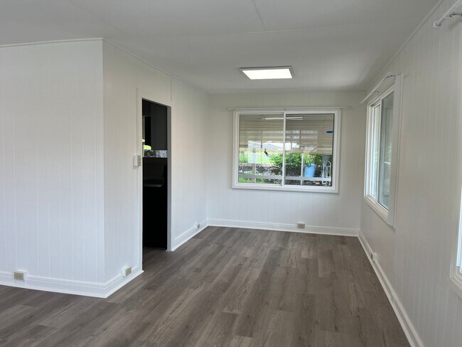 Building Photo - R1181ach