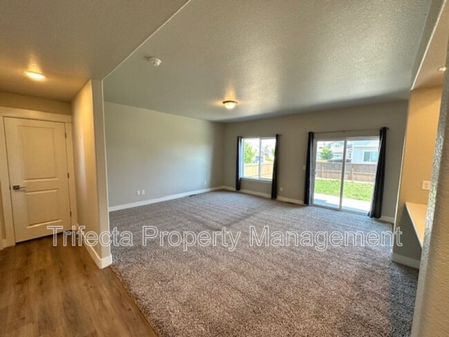 Building Photo - 5403 Vona Dr