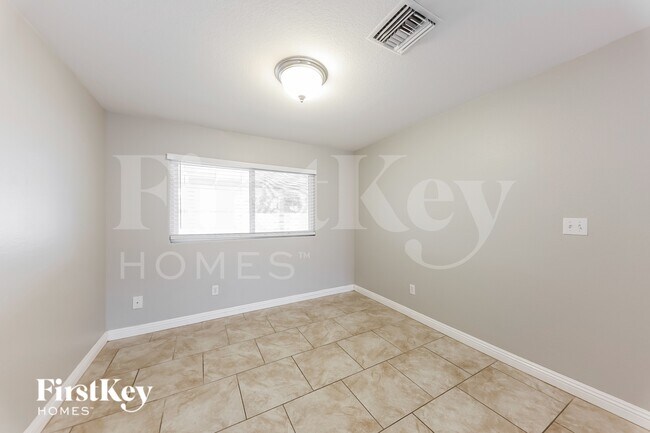 Building Photo - 5314 W Altadena Ave