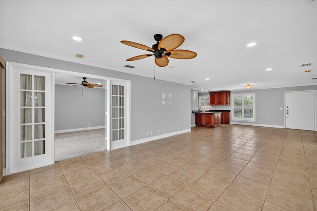 Building Photo - 624 SW St Lucie Crescent