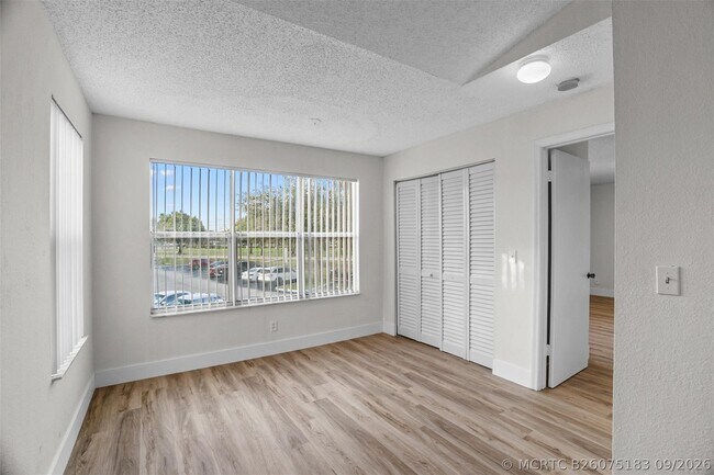 Building Photo - 12730 Vista Isles Dr