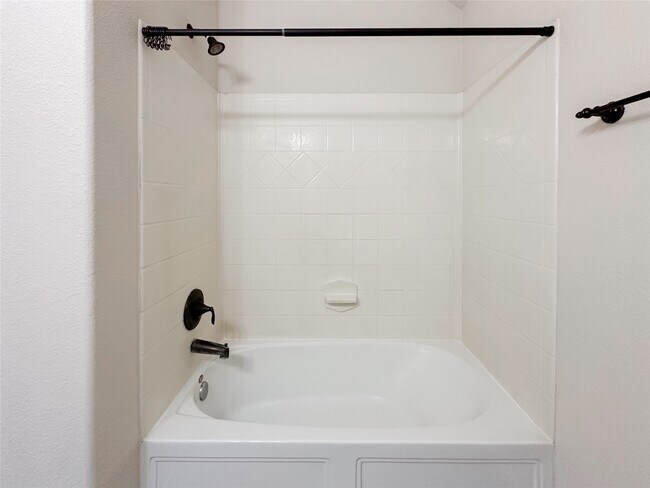 Building Photo - 8635 Sweet Pasture Dr