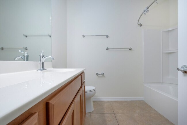 Building Photo - 3 Bedroom 2.5 Bath Townhome San Michele