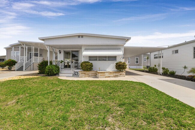 Building Photo - 718 S Green Cir