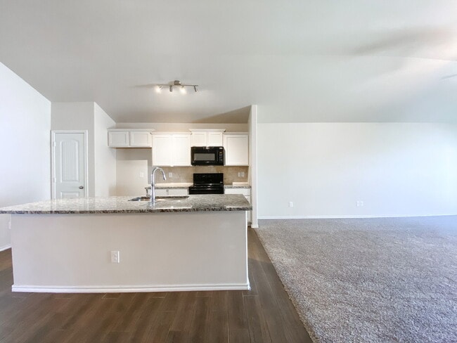 Building Photo - 3/2/2 Home in Windstone!