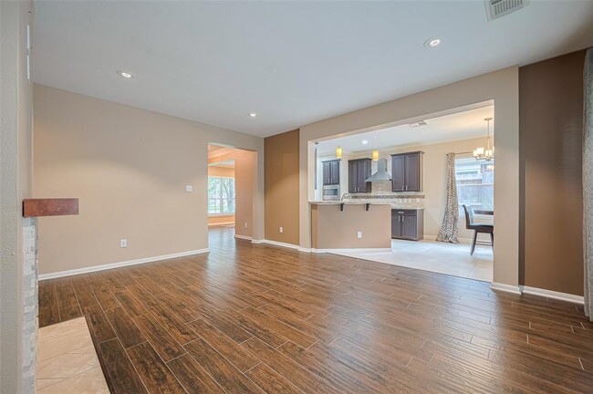 Building Photo - 3911 Fall Branch Dr
