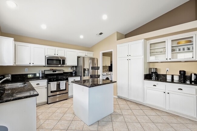 Building Photo - 79309 Paseo Del Rey