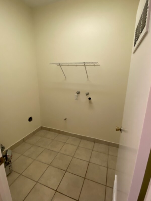 Building Photo - 606 S Everett St