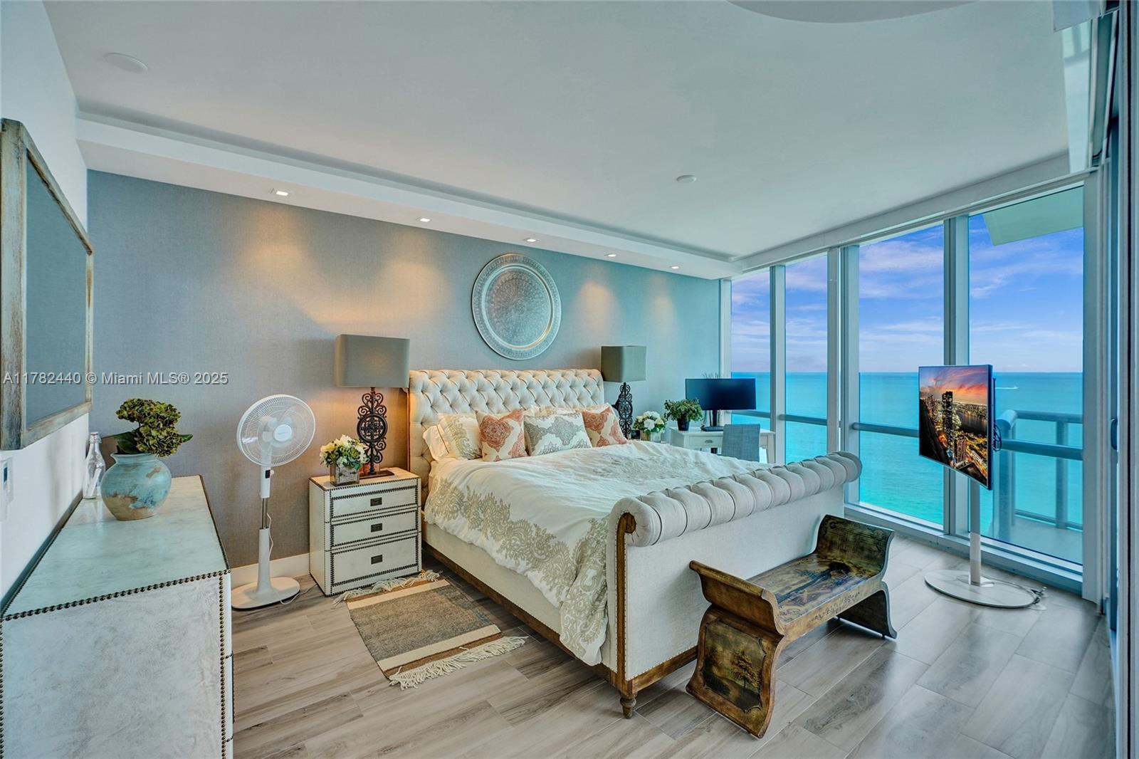 Building Photo - 17121 Collins Ave
