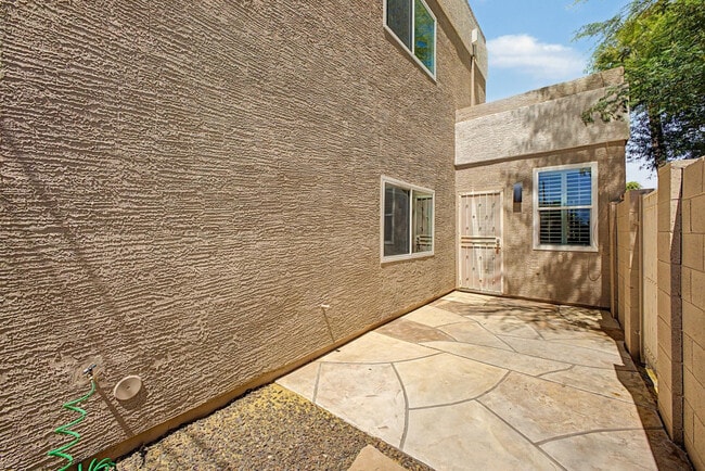 Building Photo - 3221 N 37th St