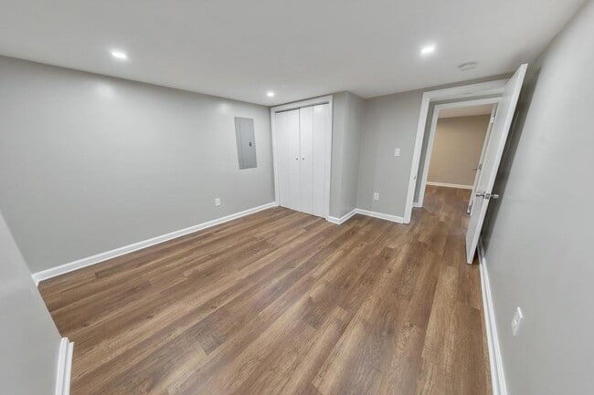 Building Photo - 33 Mchenry Dr SW