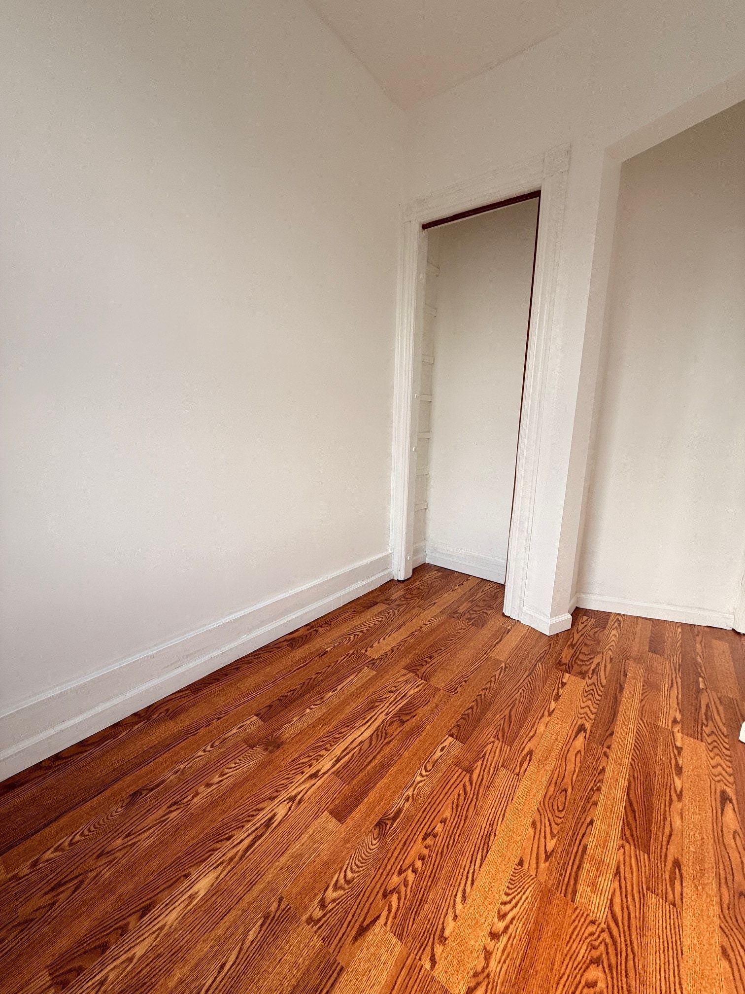 Building Photo - 35 W 47th St