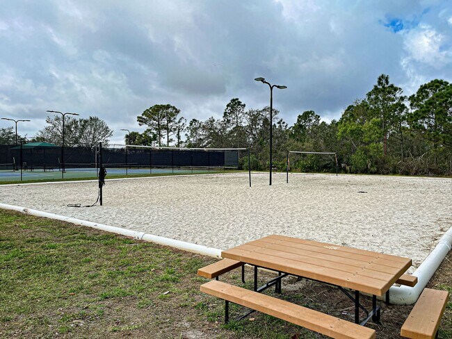 Building Photo - Stoneybrook at Venice; 4bd/2ba home