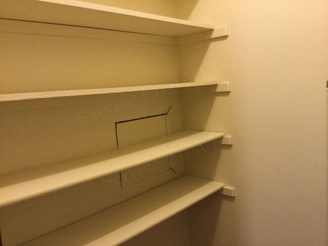 Building Photo - Sommerfield Apartments