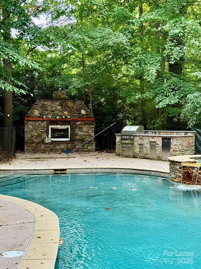 Building Photo - 1806 Asbury Hall Ct