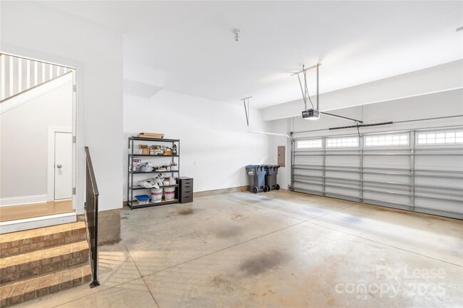 Building Photo - 1228 Madison Towns Ln