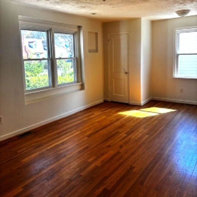 Building Photo - Price Reduced for March Move in