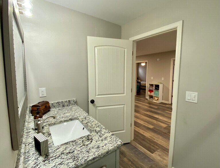 Building Photo - 1095 Mountain Springs Dr NW