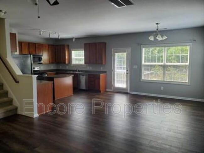 Building Photo - 821 Woodside Park Ln