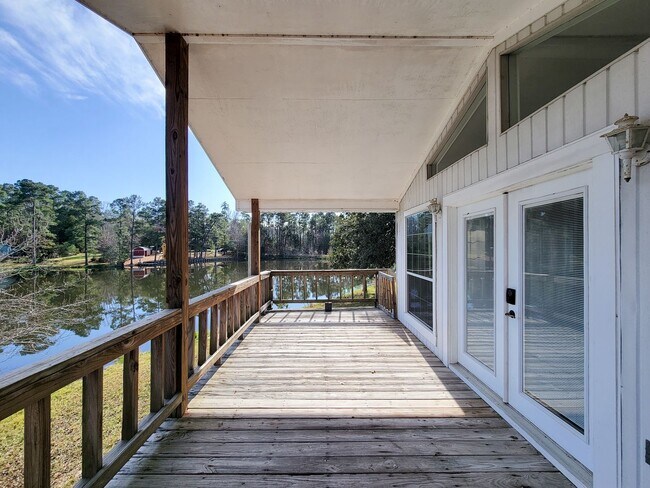 Building Photo - Escape to your updated 3-bed, 2-bath oasis in Goodrich, TX, featuring modern finishes, an open la...