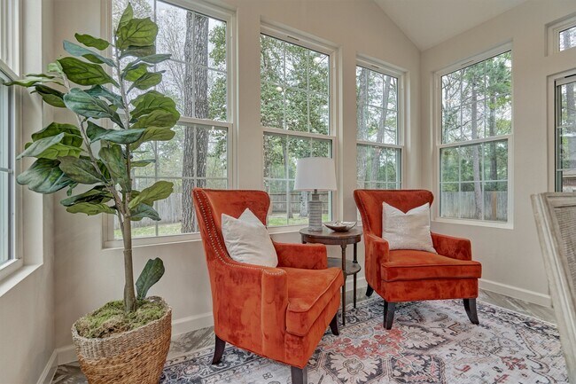 Building Photo - 47 Firethorn Pl