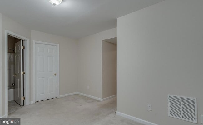 Building Photo - 105 Raphael Ct