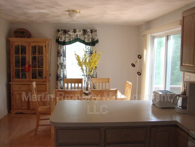 Building Photo - 43 Juniper St