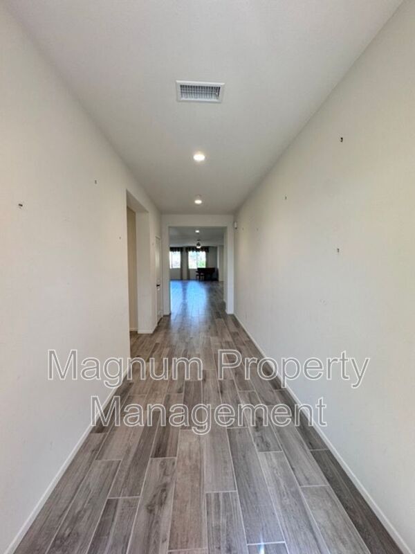 Building Photo - 34913 Limecrest Pl