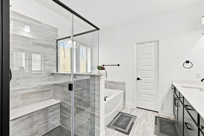 Building Photo - 1717 Canals Dr