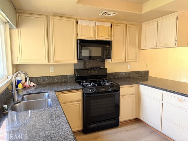 Building Photo - 2127 Dublin Ln