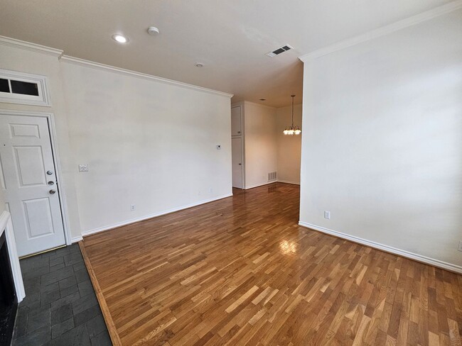 Building Photo - Available now ready for immediate move in