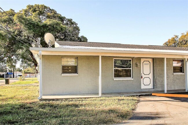Building Photo - 2035 Calusa Trail