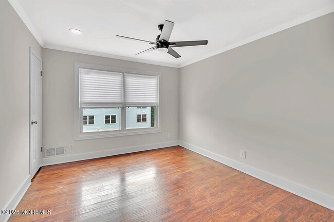 Building Photo - 6 Beachway Ave