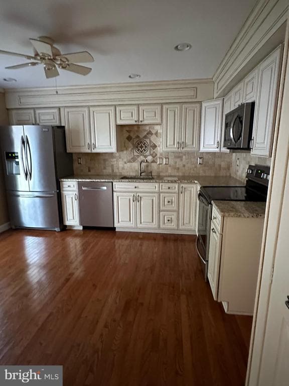 Building Photo - 9 Collis Ct