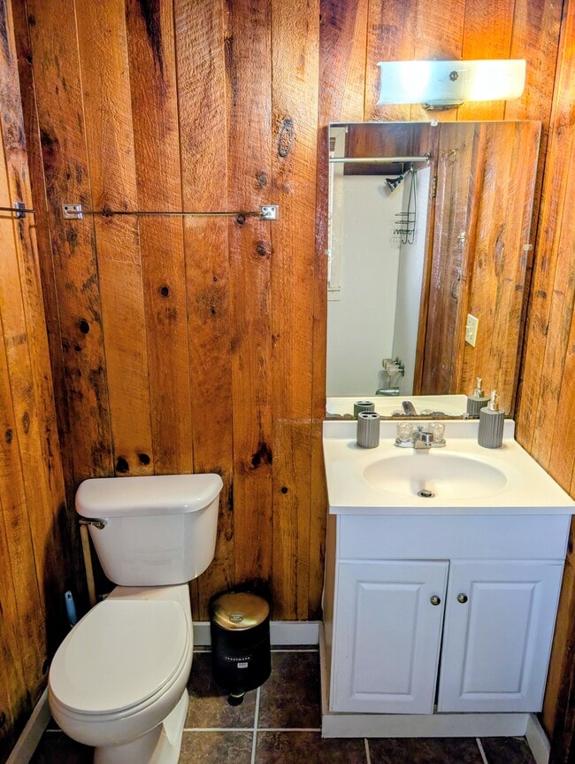 Building Photo - 24 Chalet Village Dr