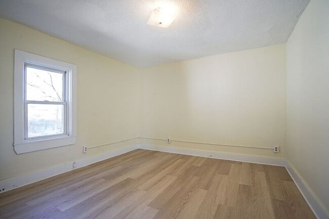 Building Photo - 8 Beaudoin Ct