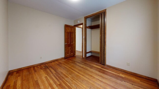 Building Photo - 3 Bedroom, 2 Bathroom House with Detached Garage