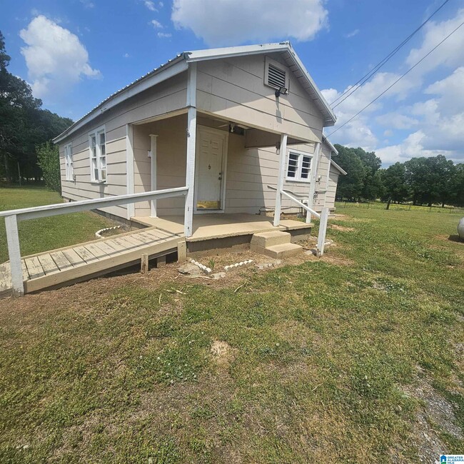 Primary Photo - 636 Boiling Springs Rd