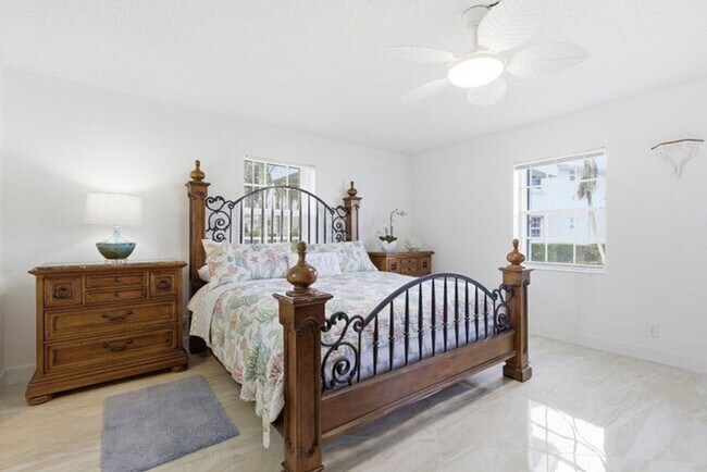 Building Photo - 1050 Sugar Sands Blvd