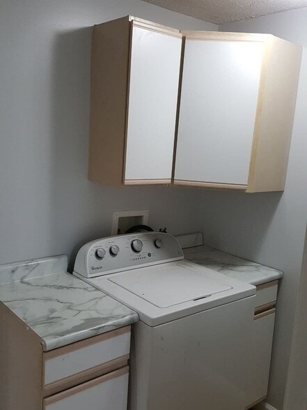 Laundry room - 220 N Blair St