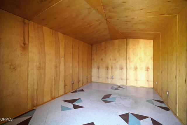 Building Photo - 970 N El Molino Ave