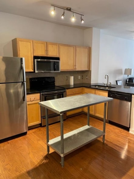 Kitchen - 401 20th St S