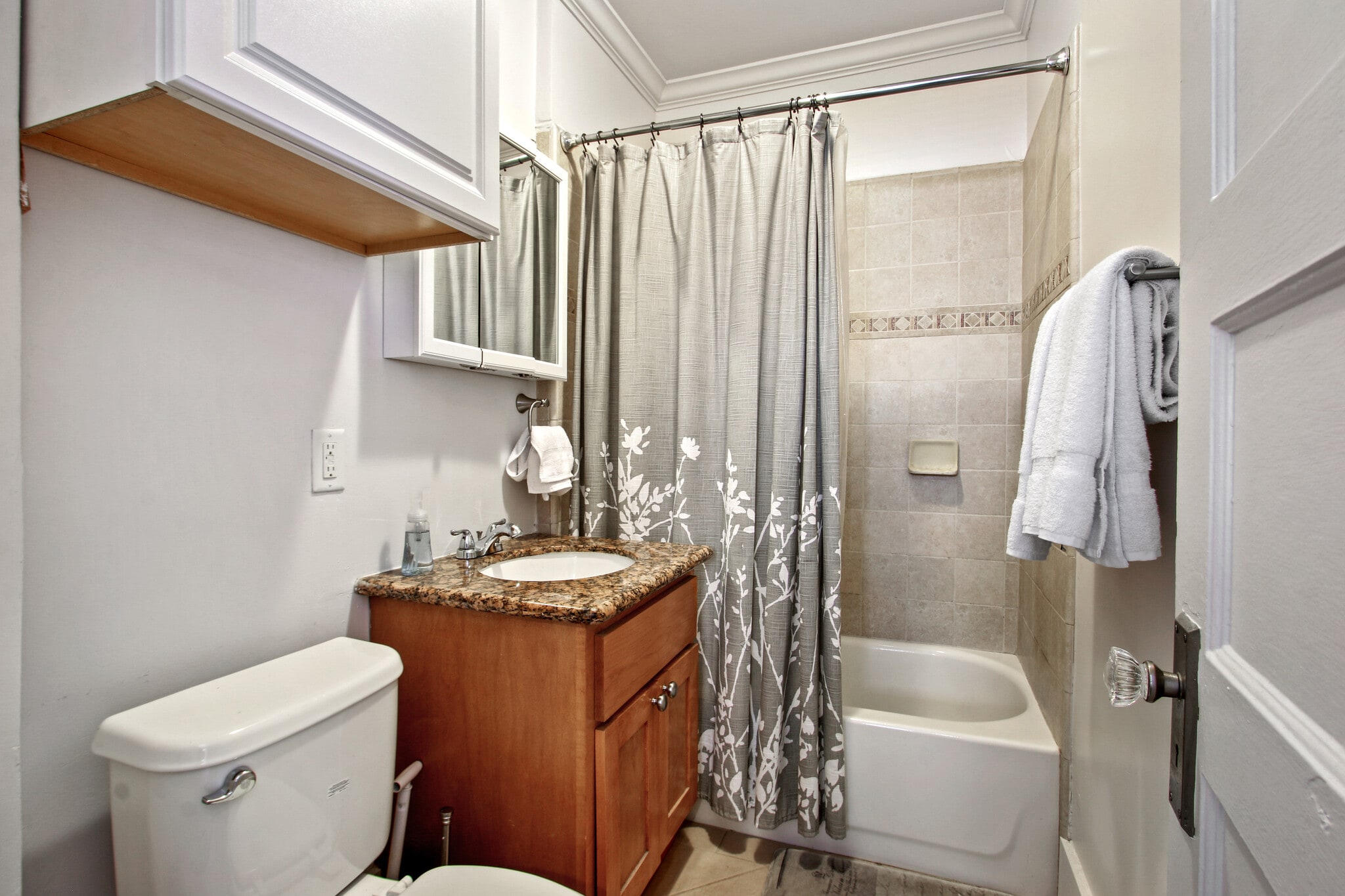 Building Photo - 4002 E Colorado St