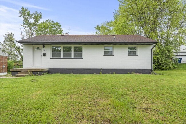 Primary Photo - 2511 Baywood St